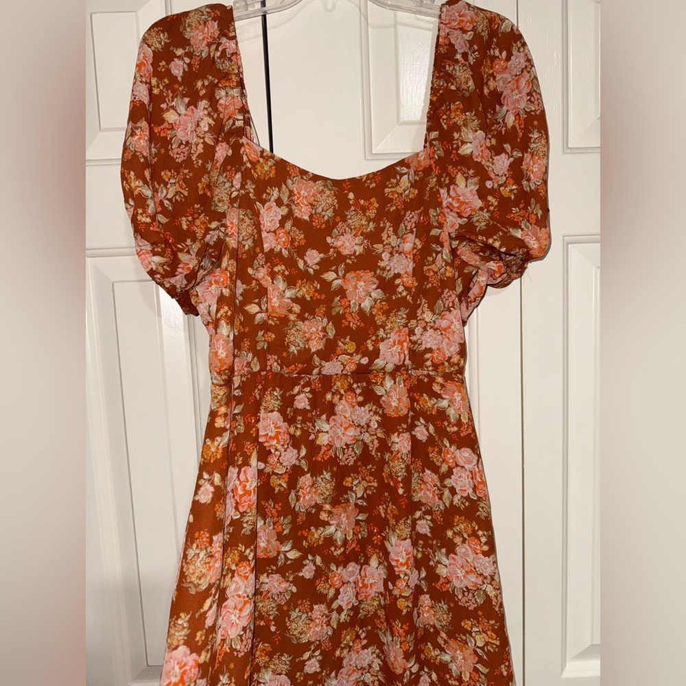 Altar’d‎ State Gorgeous Floral Dress - Picture 2 of 10